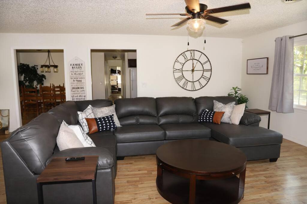 3 Bedroom Vacation Home Next To Silver Dollar City Branson Extérieur photo
